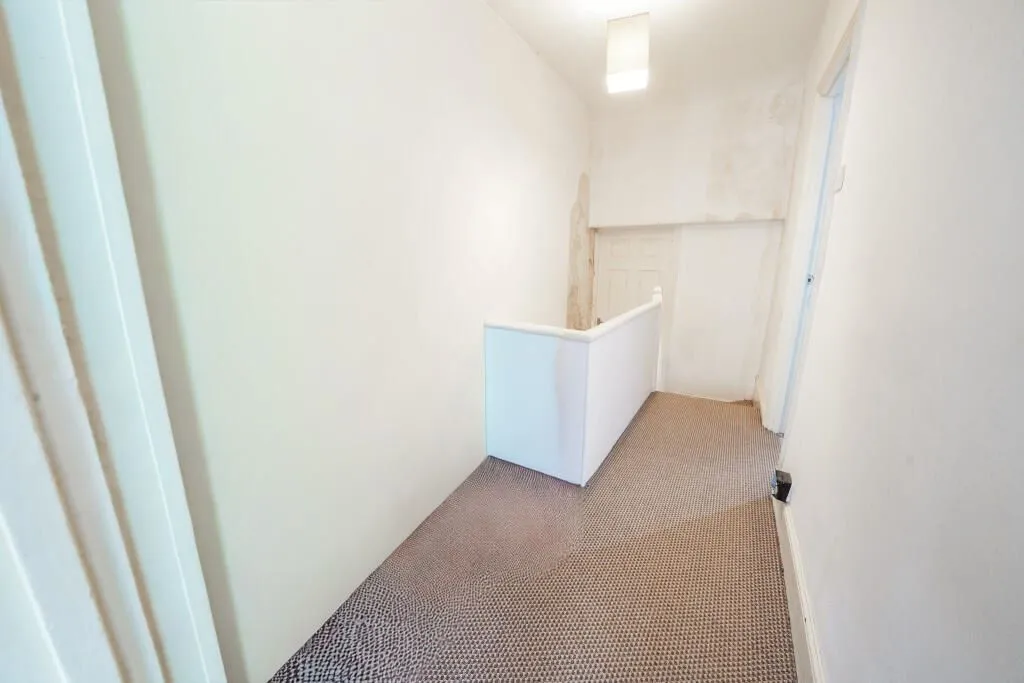 Neath, West Glamorgan, SA11 1NF - Online Properties