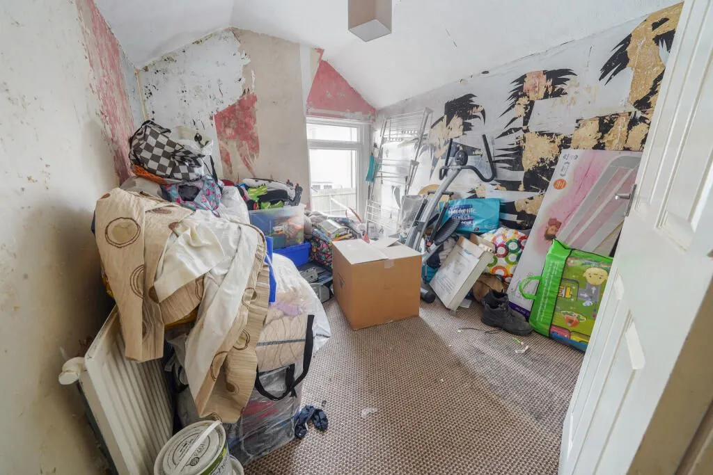 Neath, West Glamorgan, SA11 1NF - Online Properties