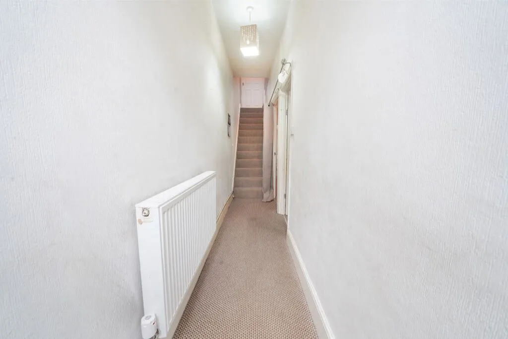 Neath, West Glamorgan, SA11 1NF - Online Properties