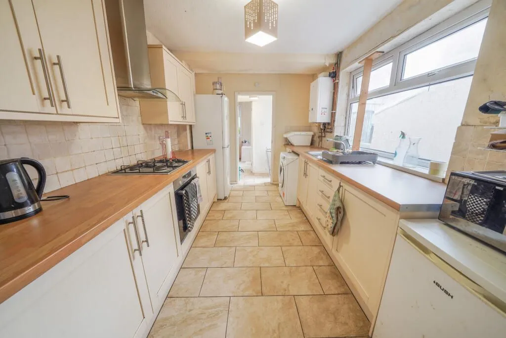 Neath, West Glamorgan, SA11 1NF - Online Properties