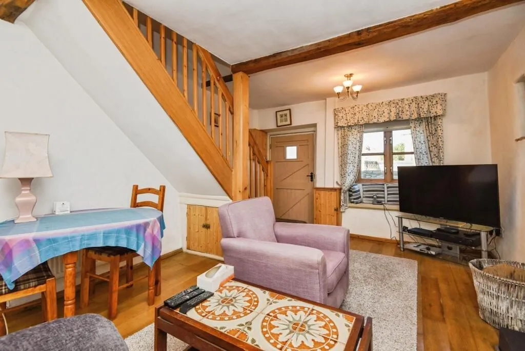 Over Kellet, Carnforth, Lancashire, LA6 1BT - Online Properties
