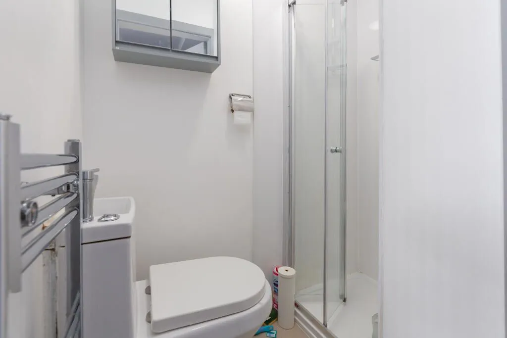 Oldham, Lancashire, OL4 1ND - Online Properties