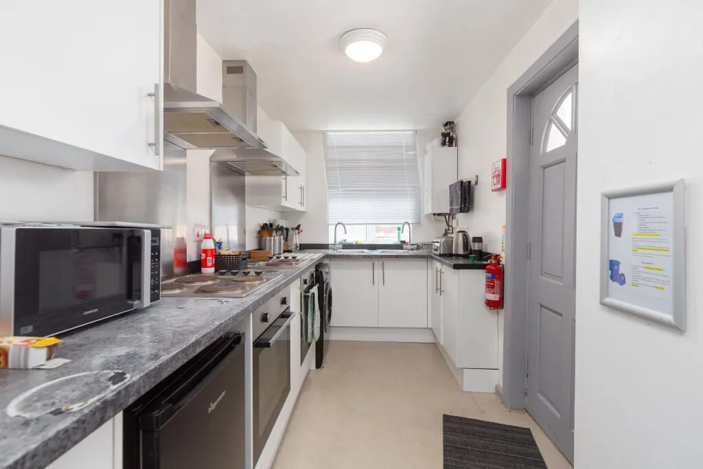 Oldham, Lancashire, OL4 1ND - Online Properties