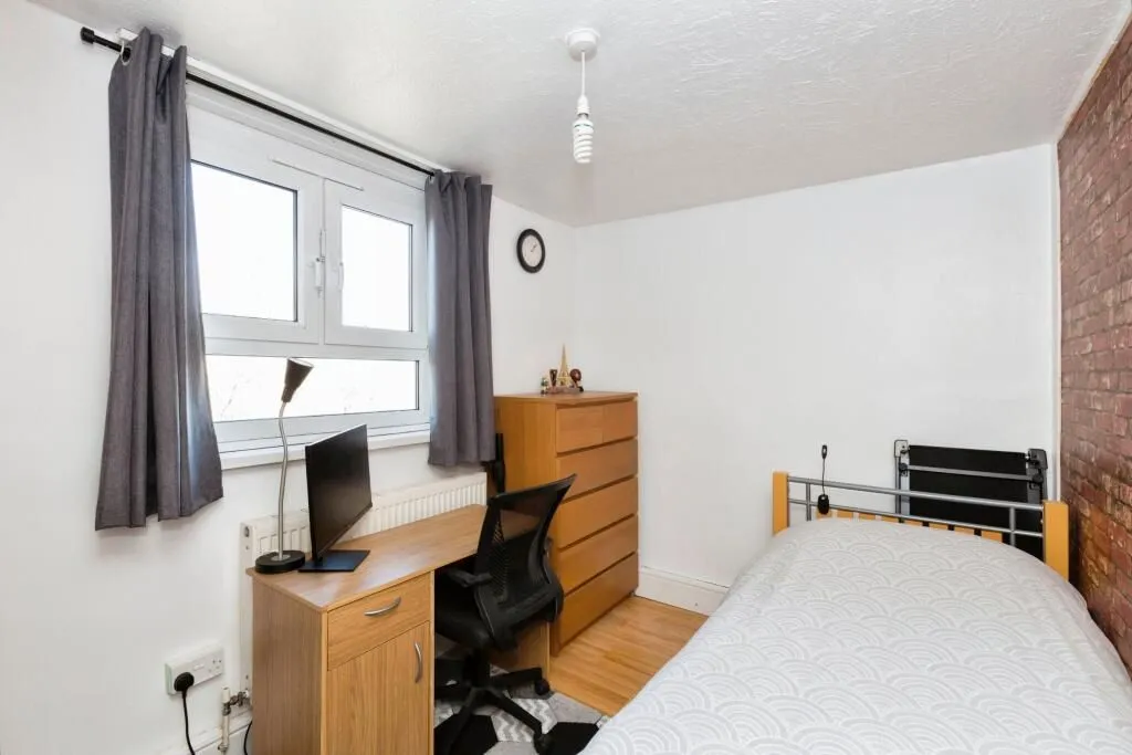 Grantham Road, London, E12 5NA - Online Properties
