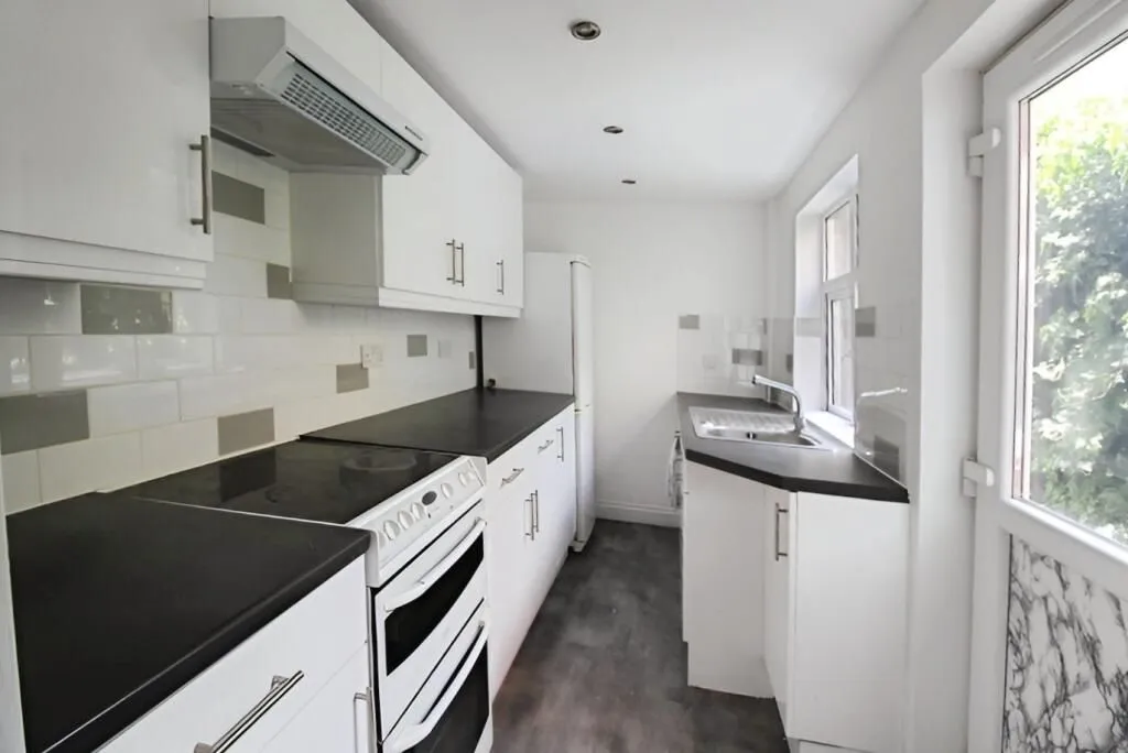 Colchester, Essex, CO1 2SZ - Online Properties