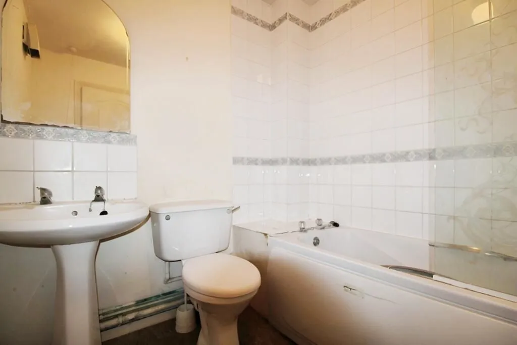 Lexden Place, Halstead Road, Colchester, Essex, CO3 9FD - Online Properties