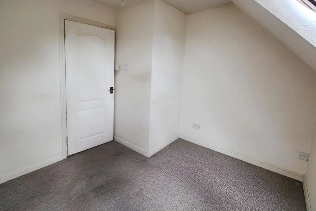 Lexden Place, Halstead Road, Colchester, Essex, CO3 9FD - Online Properties