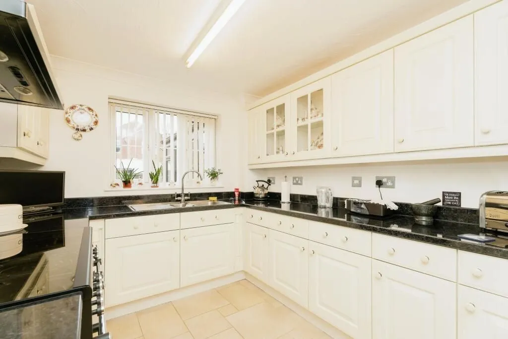 Watton, Thetford, Norfolk, IP25 6HL - Online Properties