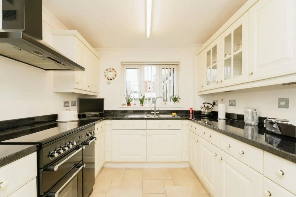Watton, Thetford, Norfolk, IP25 6HL - Online Properties