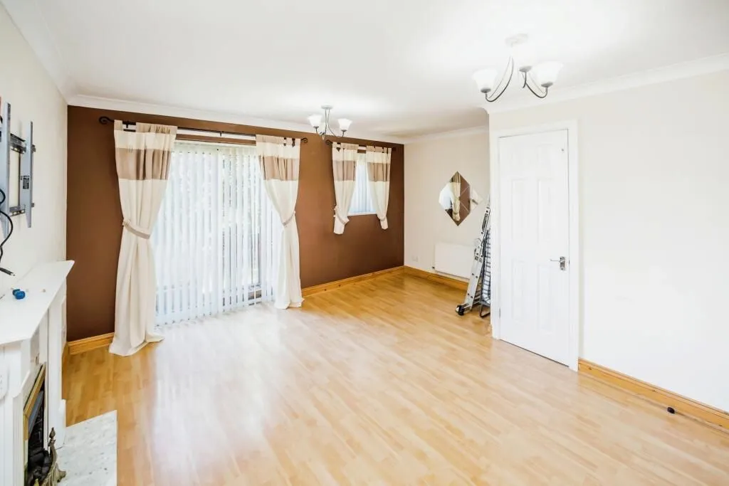 Linthwaite, Huddersfield, West Yorkshire, HD7 5NR - Online Properties