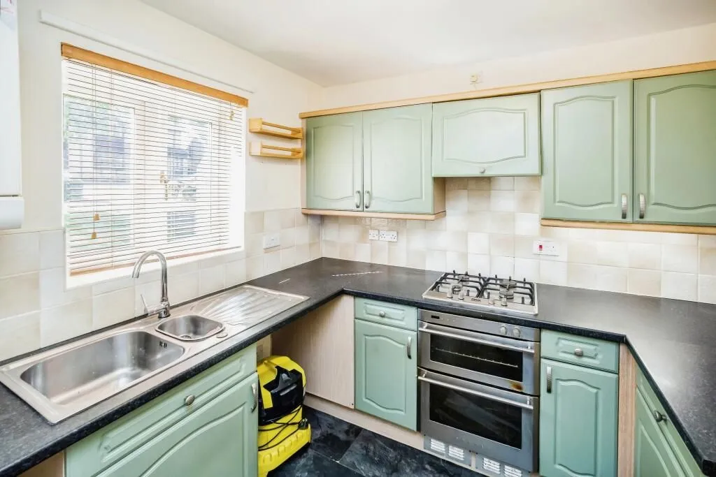 Linthwaite, Huddersfield, West Yorkshire, HD7 5NR - Online Properties