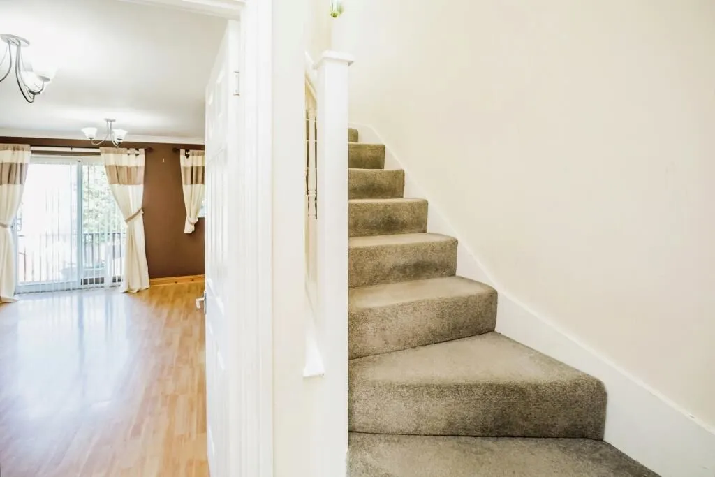 Linthwaite, Huddersfield, West Yorkshire, HD7 5NR - Online Properties