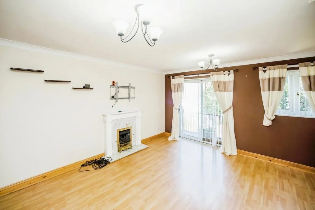 Linthwaite, Huddersfield, West Yorkshire, HD7 5NR - Online Properties