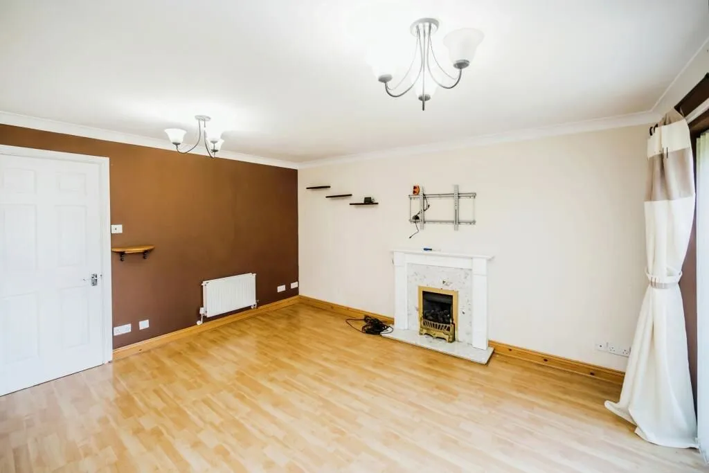 Linthwaite, Huddersfield, West Yorkshire, HD7 5NR - Online Properties