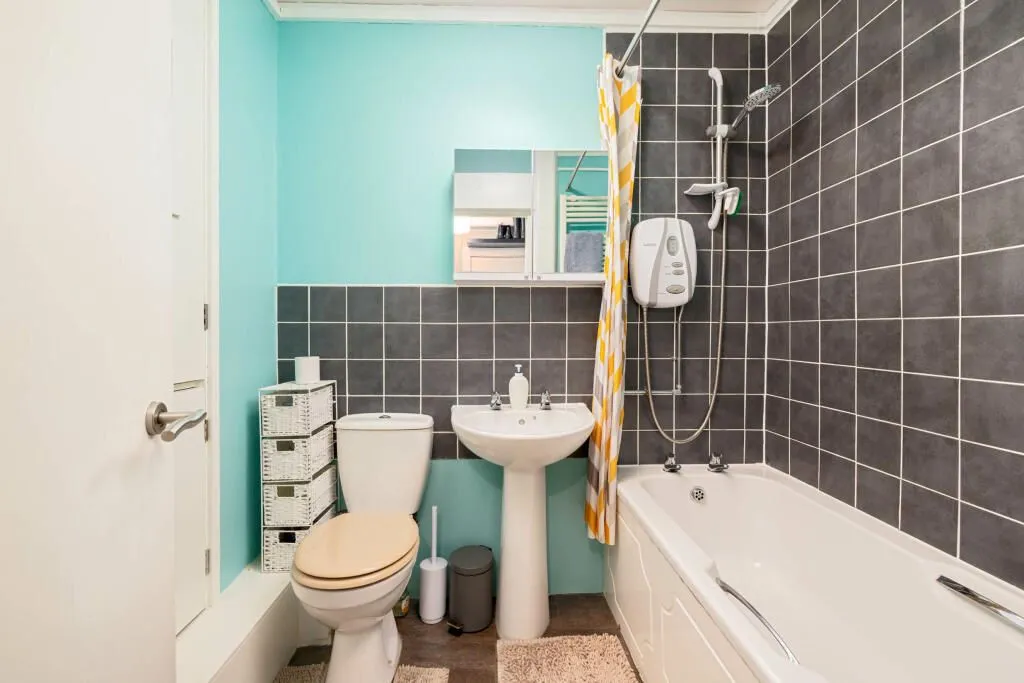 Ascot Court, Bury New Road, Salford, Lancashire, M7 2DB - Online Properties