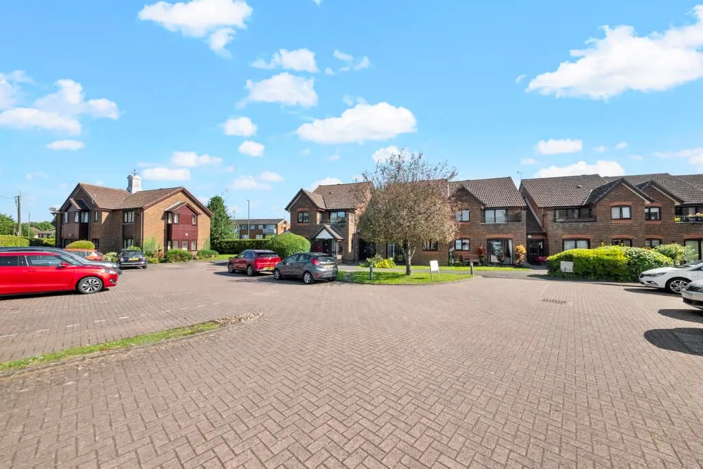 Stokenchurch, High Wycombe, Buckinghamshire, HP14 3RB - Online Properties