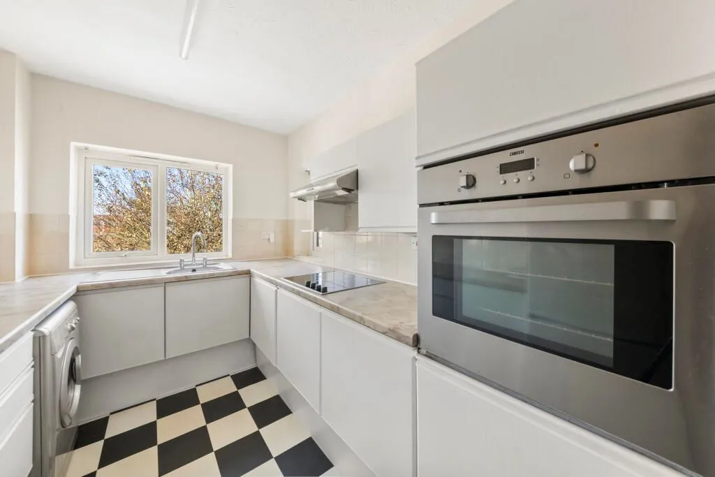 Stokenchurch, High Wycombe, Buckinghamshire, HP14 3RB - Online Properties