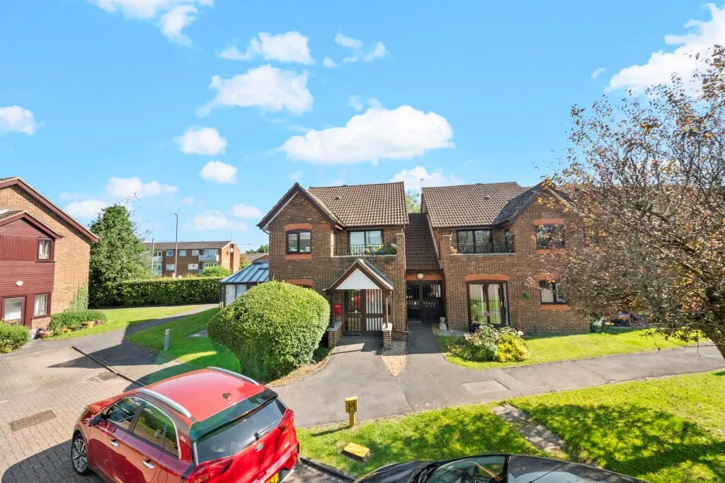 Stokenchurch, High Wycombe, Buckinghamshire, HP14 3RB - Online Properties