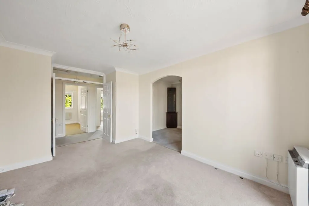 Stokenchurch, High Wycombe, Buckinghamshire, HP14 3RB - Online Properties