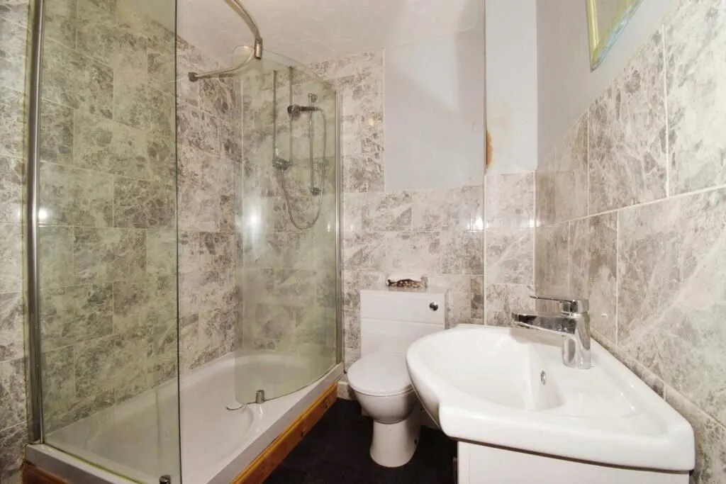 Leicester, Leicestershire, LE5 1AD - Online Properties