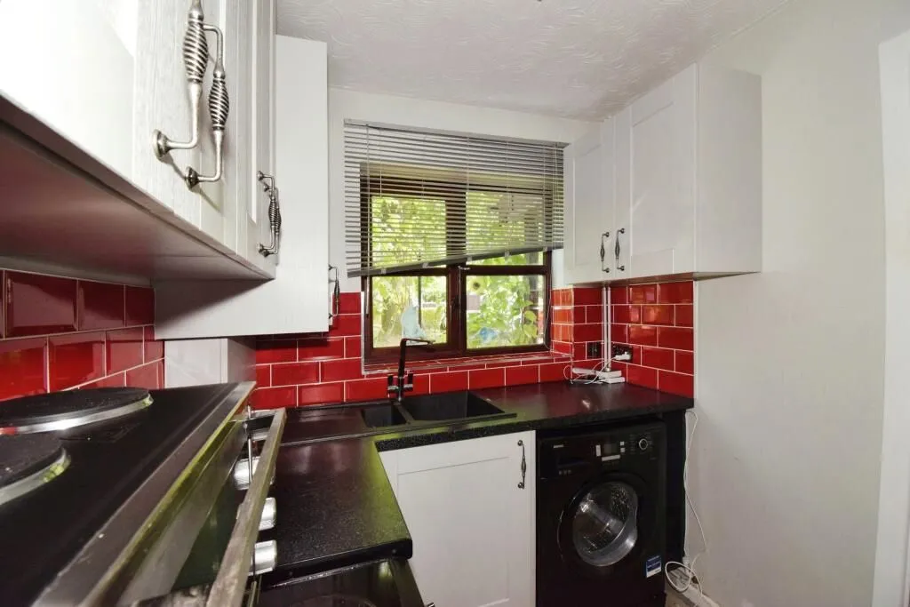 Leicester, Leicestershire, LE5 1AD - Online Properties