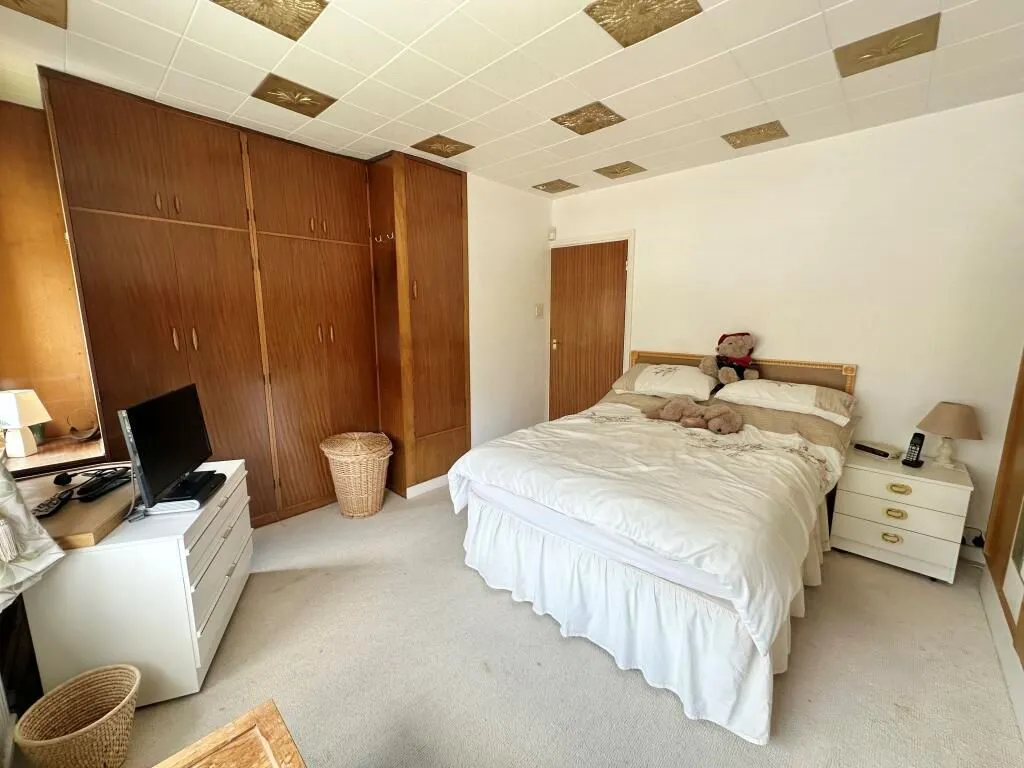 Sheffield, South Yorkshire, S8 0NS - Online Properties