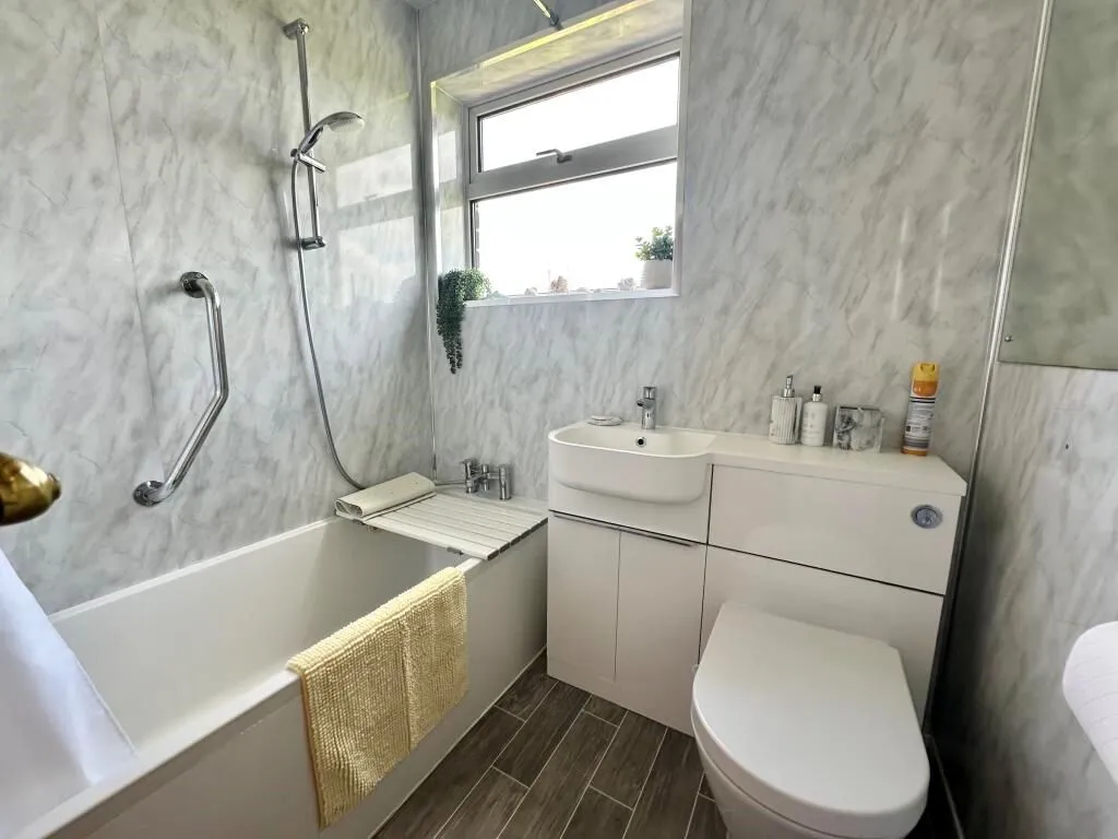 Sheffield, South Yorkshire, S8 0NS - Online Properties