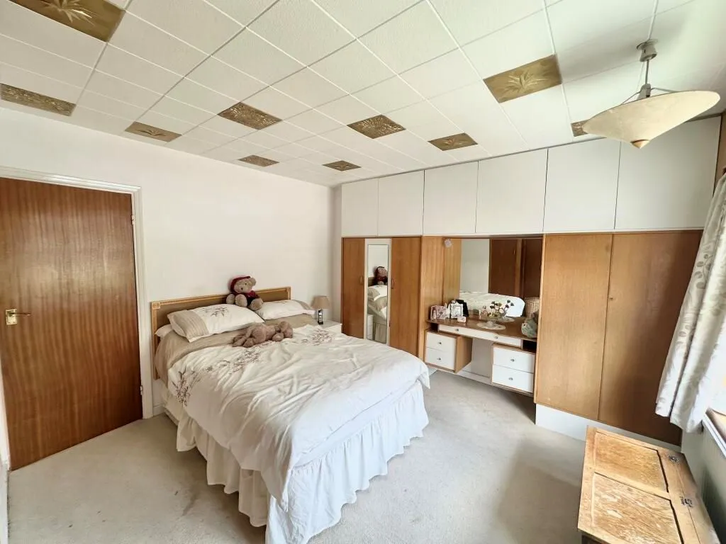Sheffield, South Yorkshire, S8 0NS - Online Properties