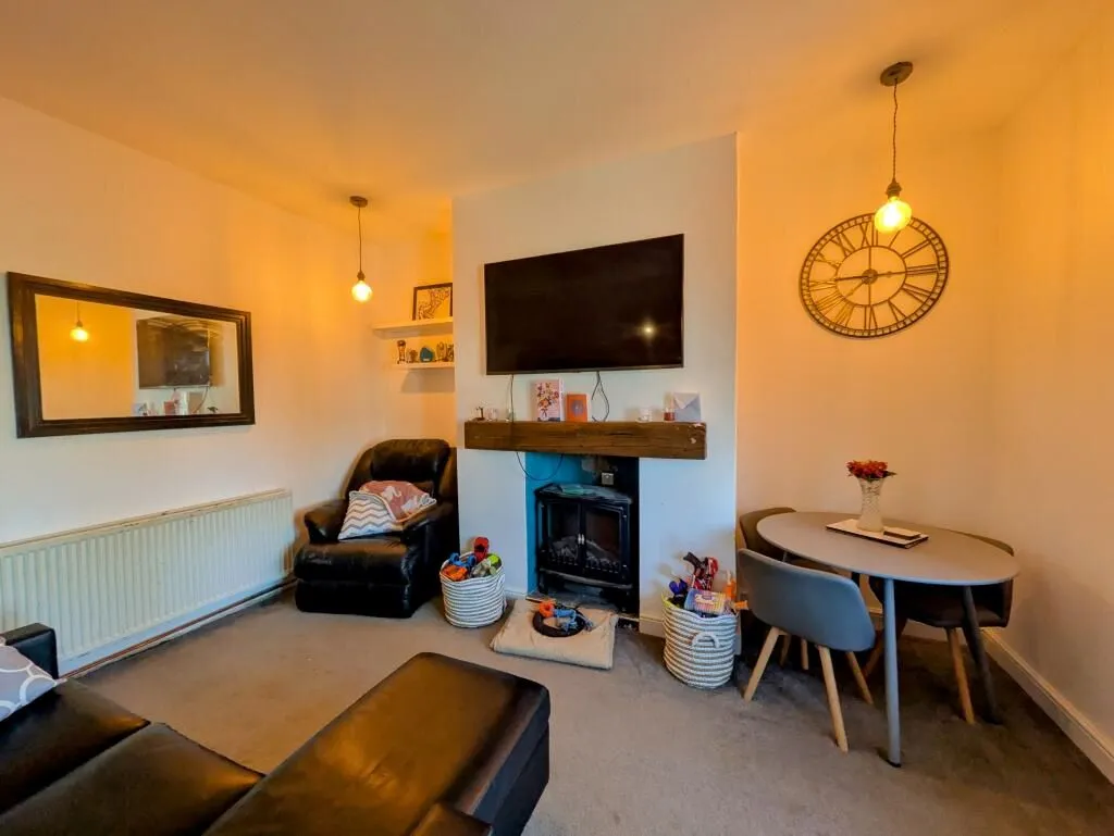 Queensbury, Bradford, West Yorkshire, BD13 2QP - Online Properties