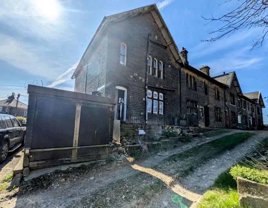 Queensbury, Bradford, West Yorkshire, BD13 2QP - Online Properties