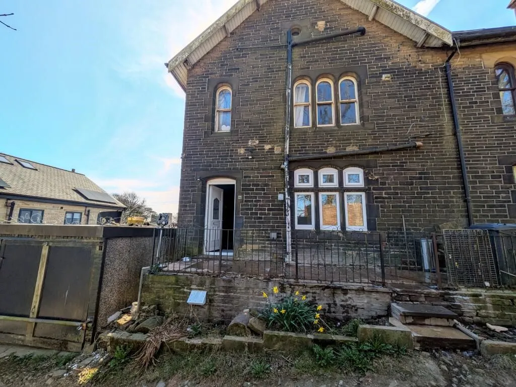 Queensbury, Bradford, West Yorkshire, BD13 2QP - Online Properties