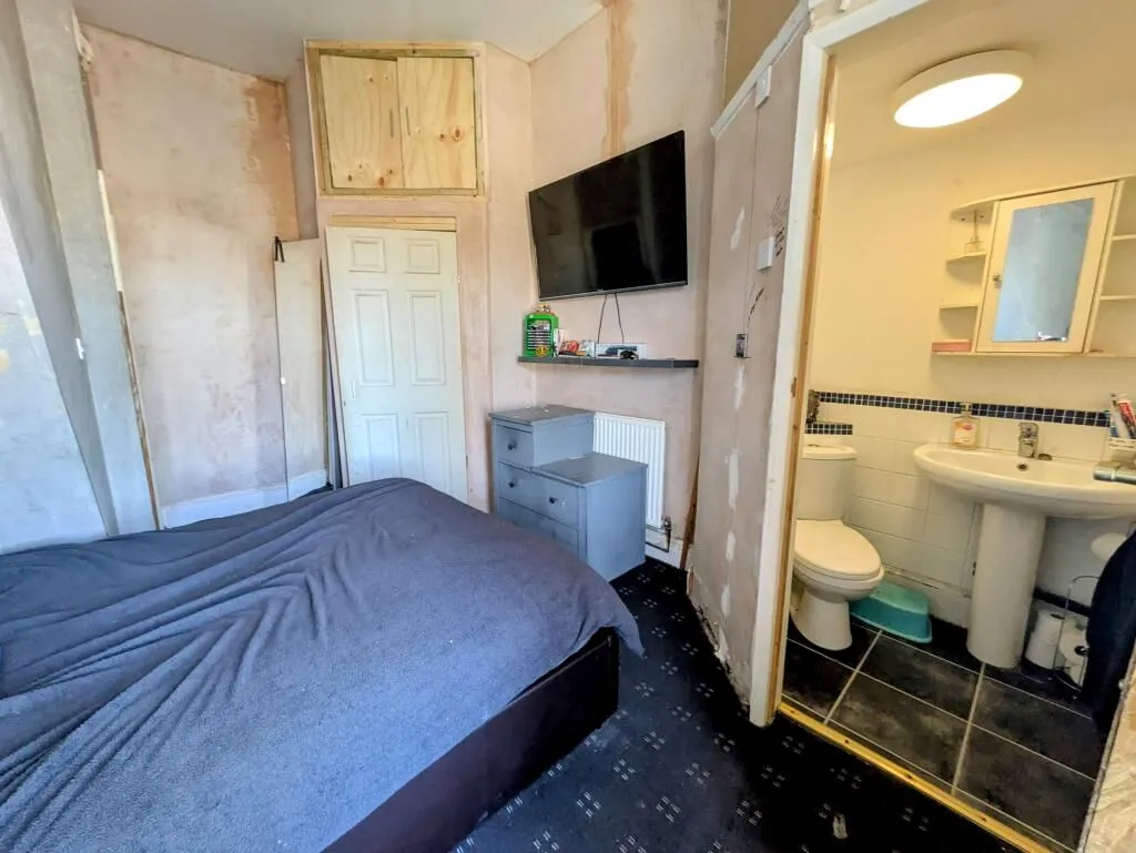 Queensbury, Bradford, West Yorkshire, BD13 2QP - Online Properties