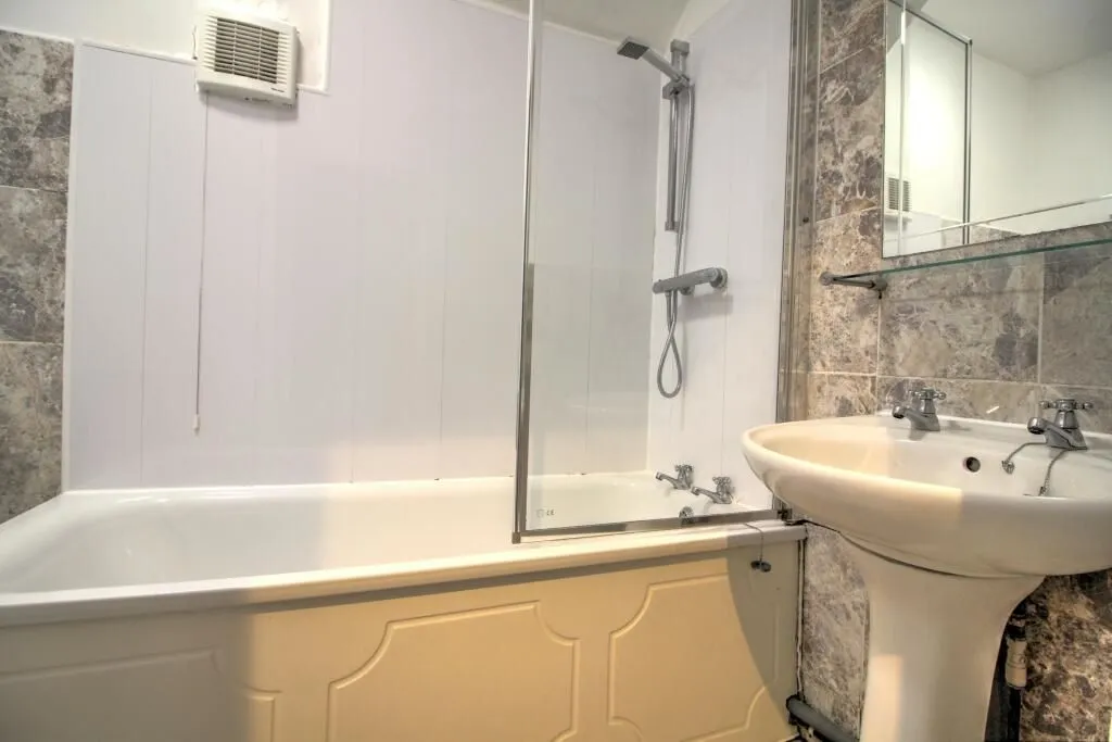 Newcastle upon Tyne, Tyne and Wear, NE3 4HH - Online Properties