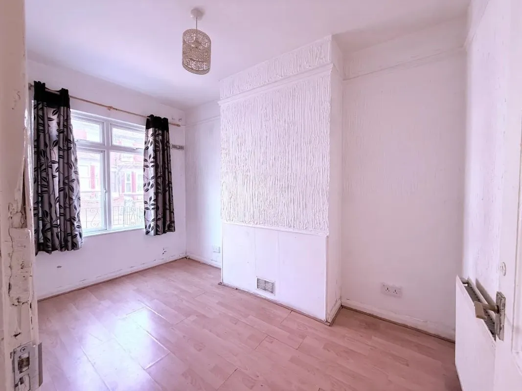 Luton, Bedfordshire, LU1 1NL - Online Properties