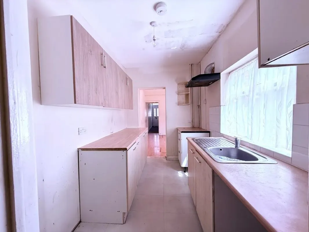 Luton, Bedfordshire, LU1 1NL - Online Properties