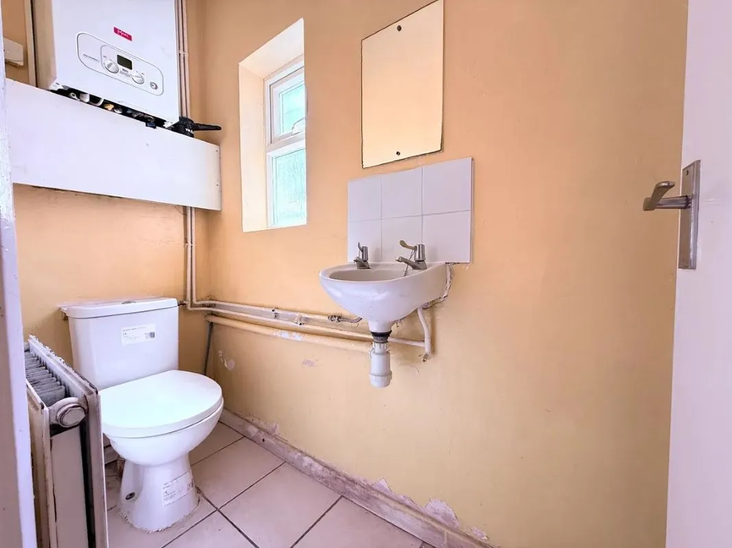 Luton, Bedfordshire, LU1 1NL - Online Properties