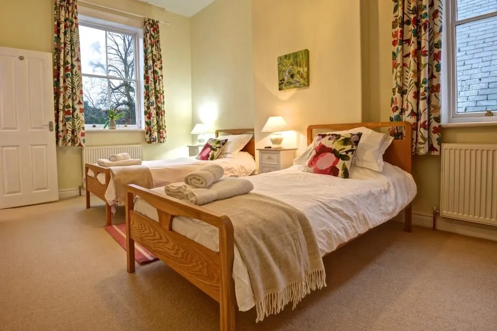 Grosmont, Whitby, North Yorkshire, YO22 5PE - Online Properties