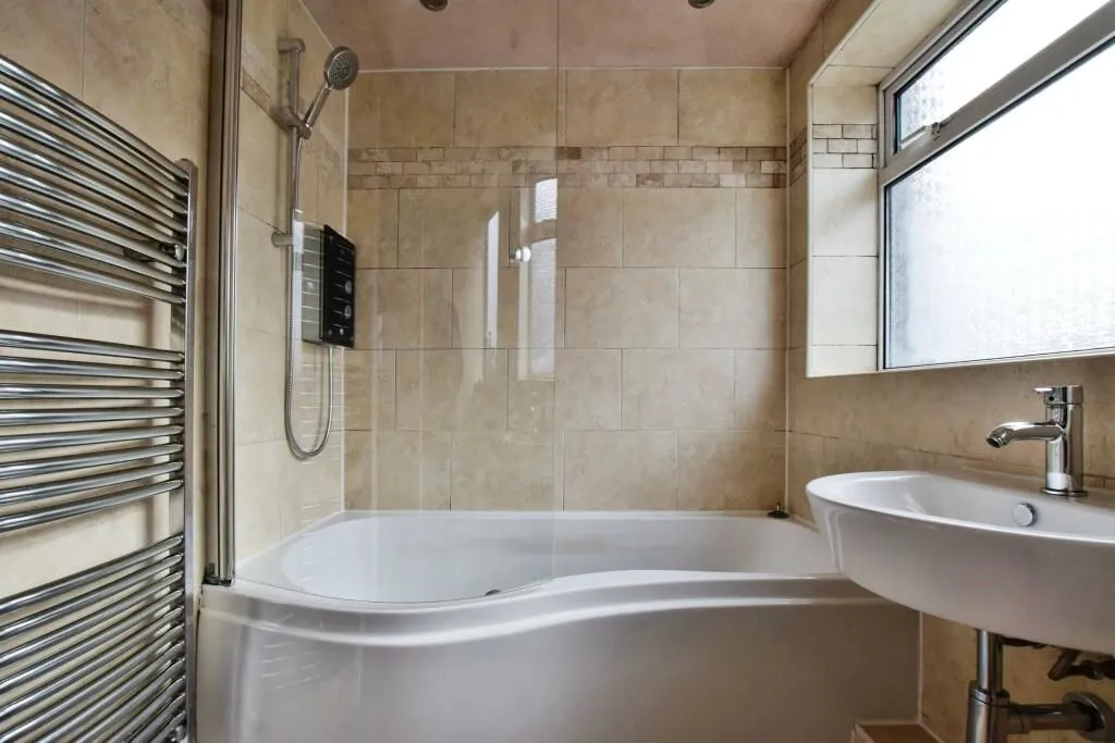 Knutsford, Cheshire, WA16 9AN - Online Properties