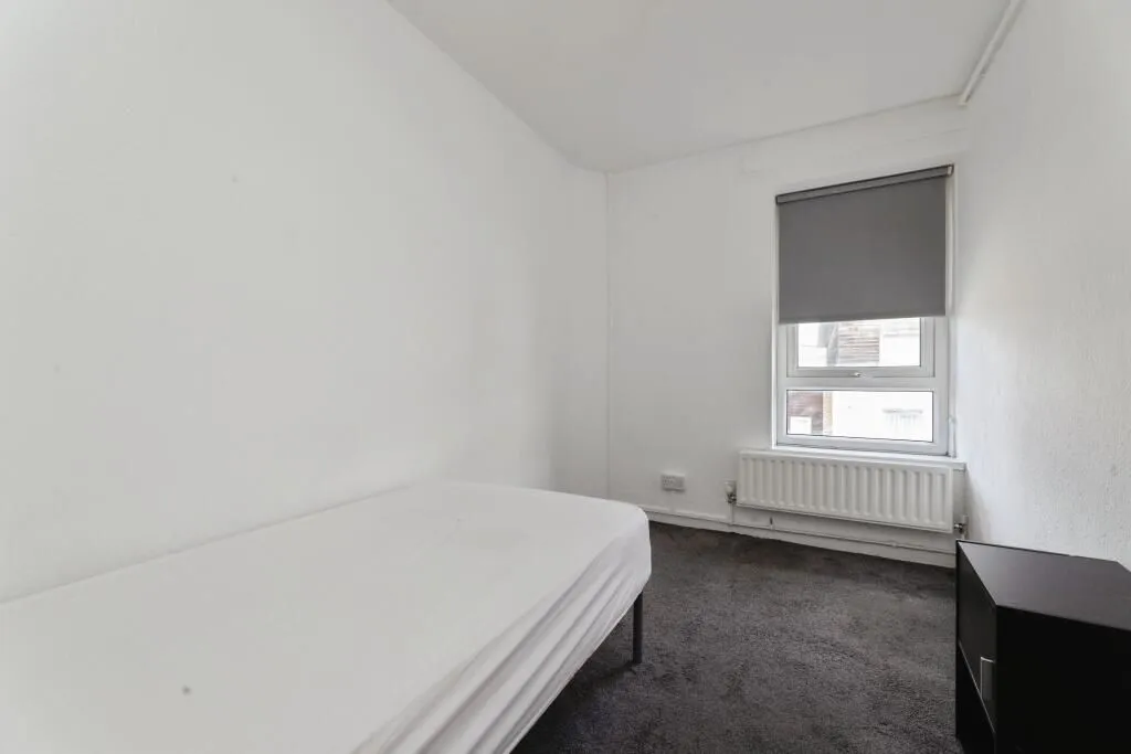 London, E14 7DW - Online Properties