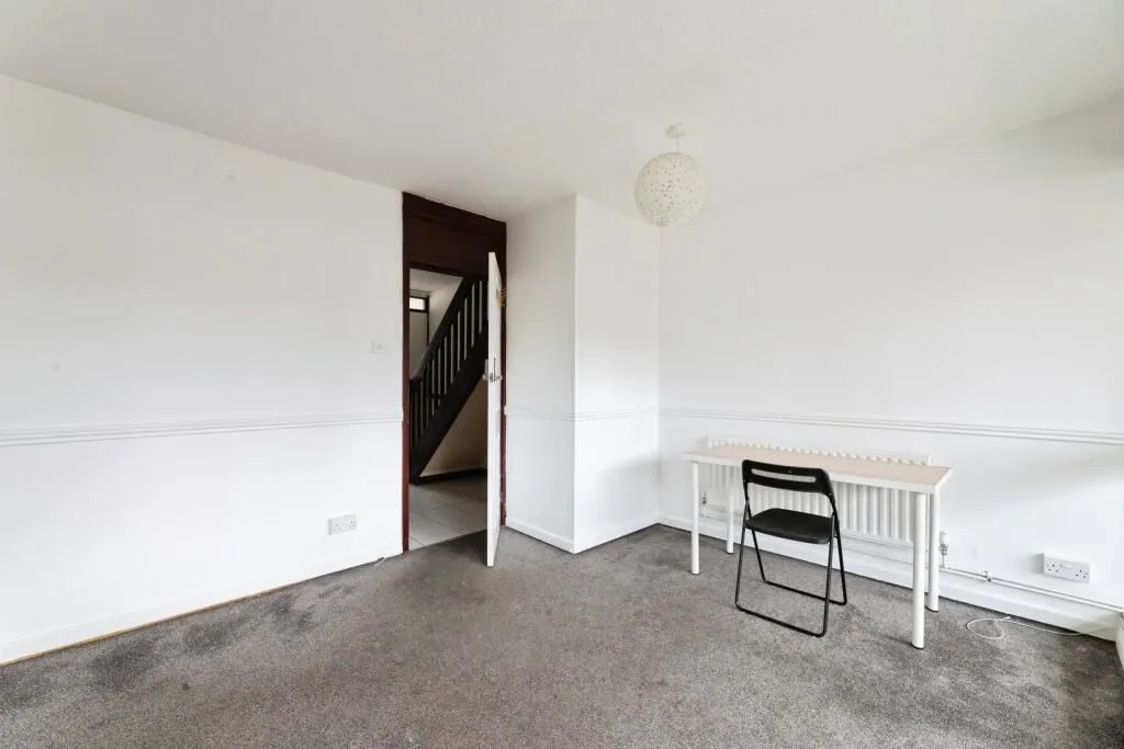 London, E14 7DW - Online Properties