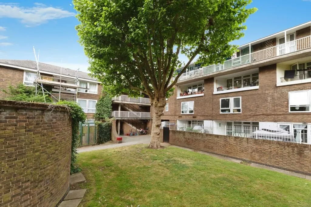 London, E14 7DW - Online Properties