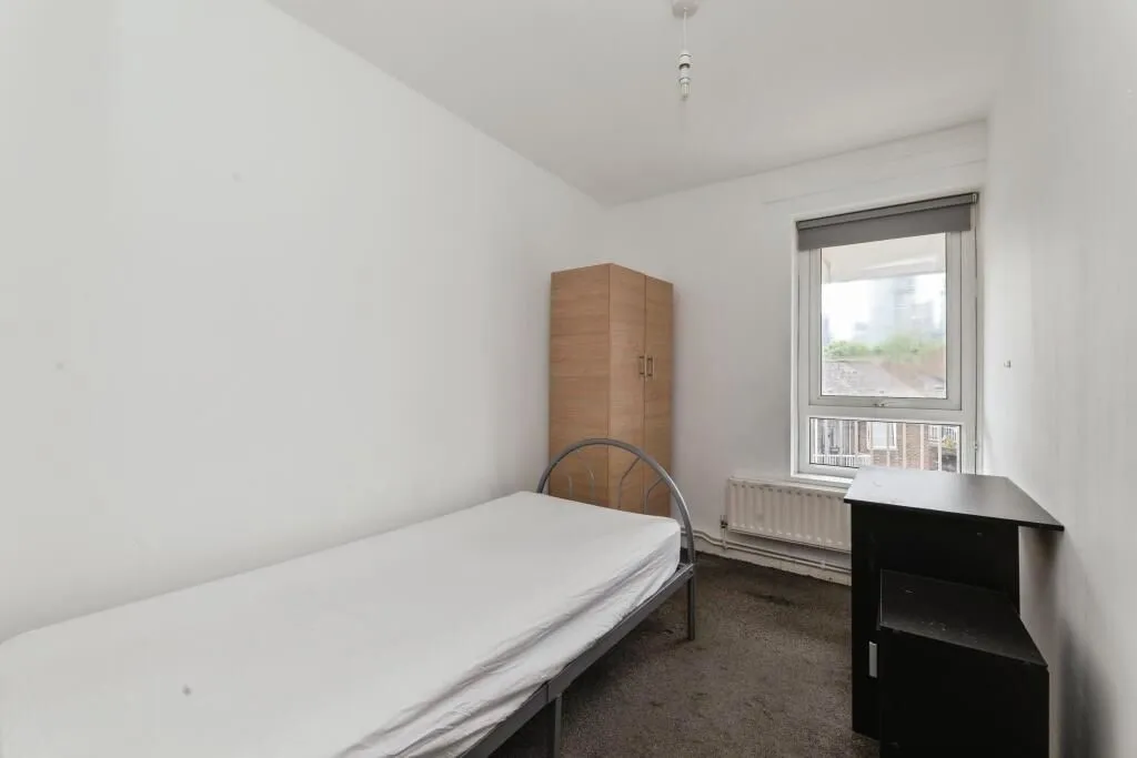 London, E14 7DW - Online Properties