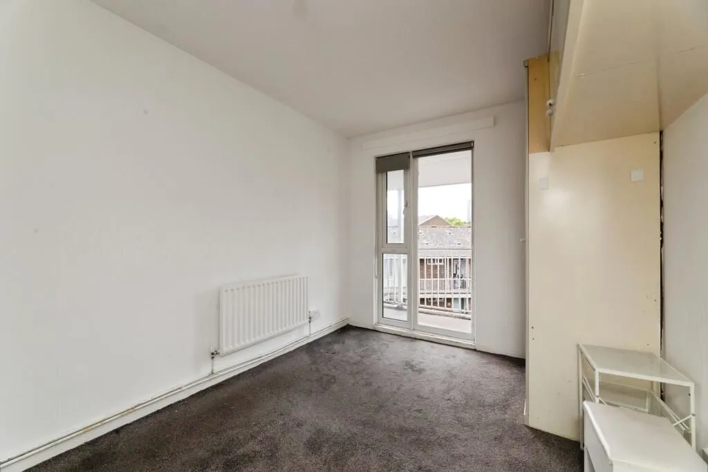 London, E14 7DW - Online Properties
