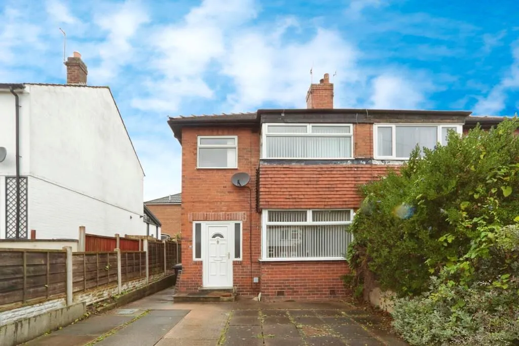 Rodley, Leeds, West Yorkshire, LS13 1JX - Online Properties