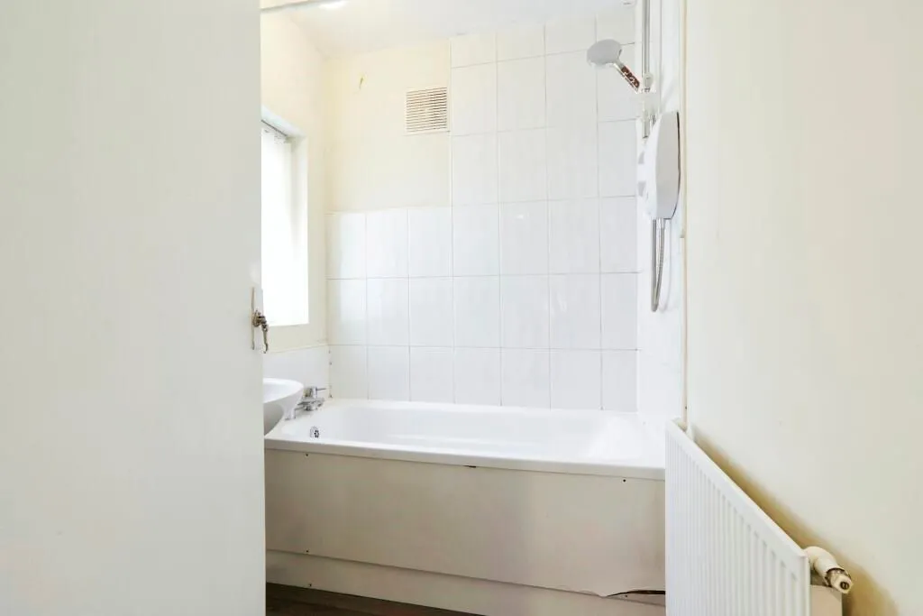 Rodley, Leeds, West Yorkshire, LS13 1JX - Online Properties