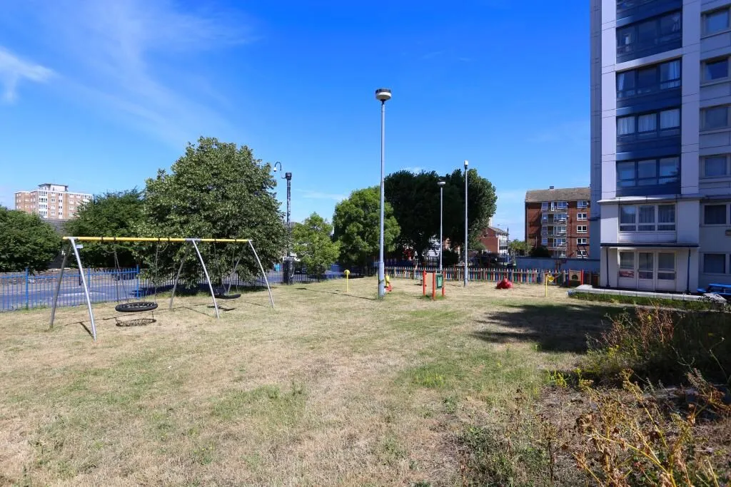 London, SE18 7NL - Online Properties