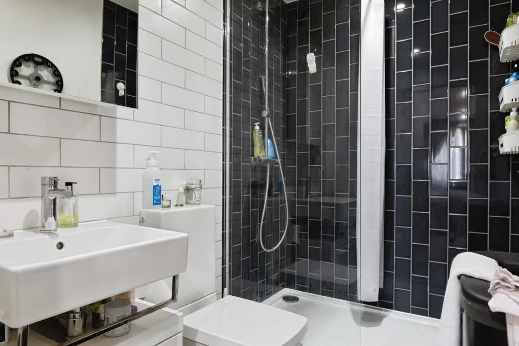 4 Bonnet Street, London, E16 2YY - Online Properties