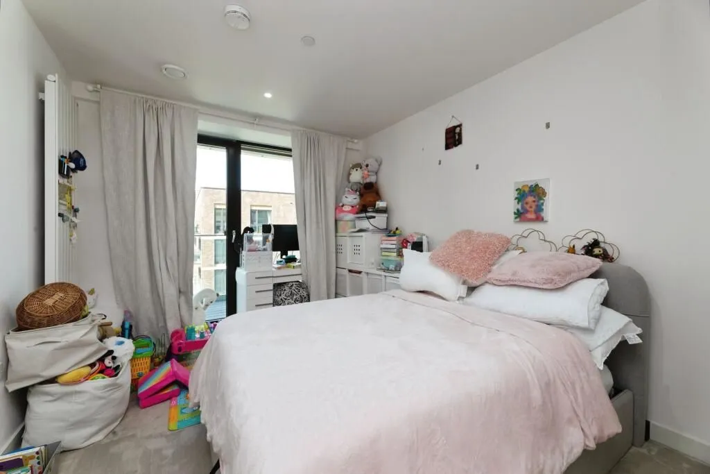 4 Bonnet Street, London, E16 2YY - Online Properties
