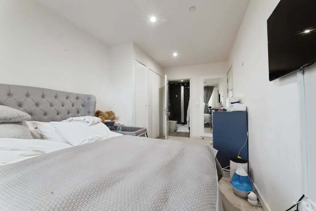 4 Bonnet Street, London, E16 2YY - Online Properties