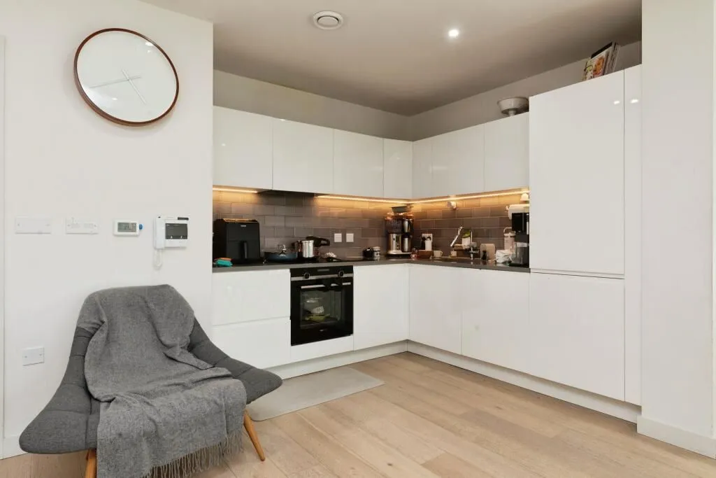 4 Bonnet Street, London, E16 2YY - Online Properties